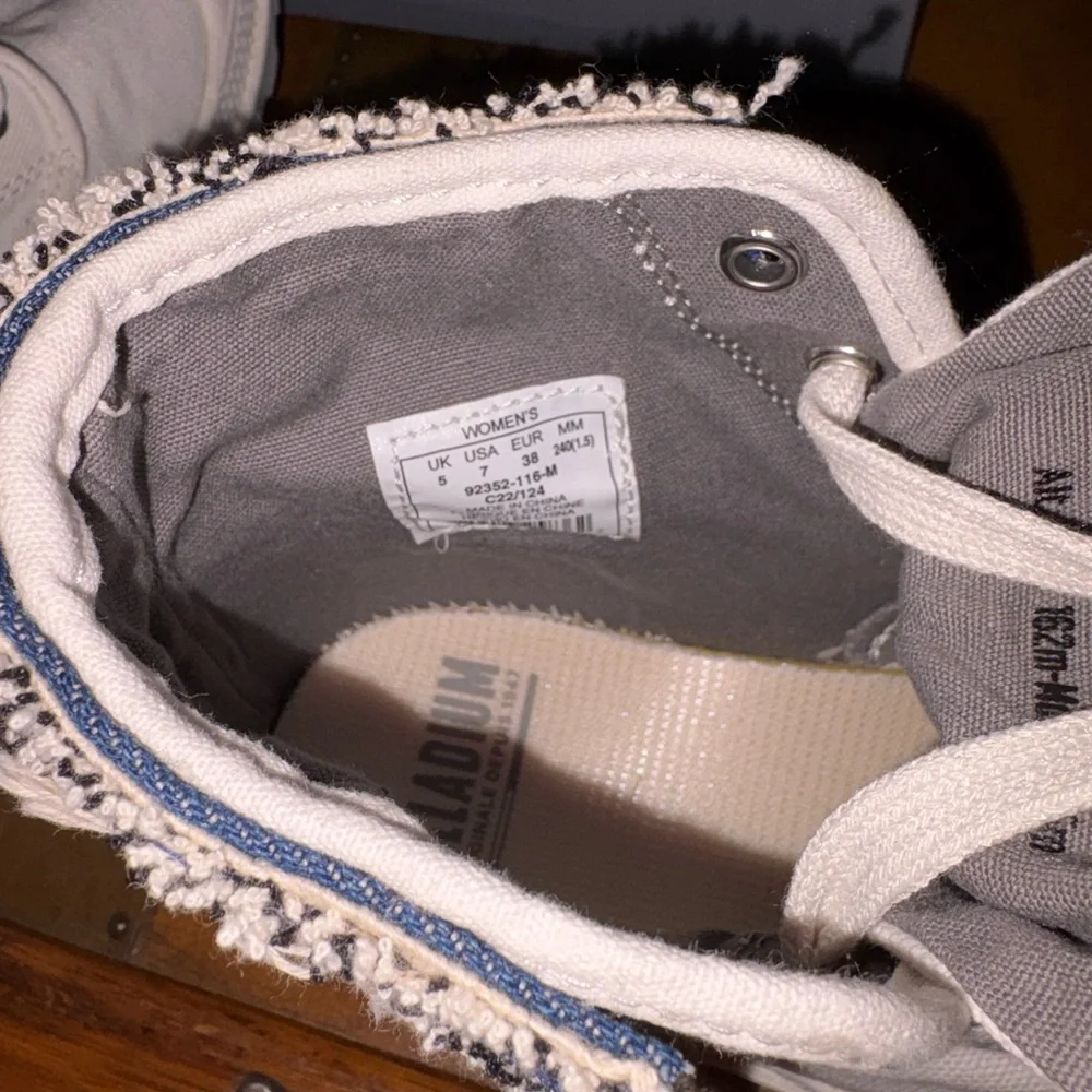 Palladium womens White Canvas Pampa High-Top - Picture 6 of 8